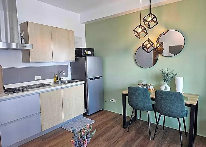 Lil Olive's Spot @ Soho Hotel 5*